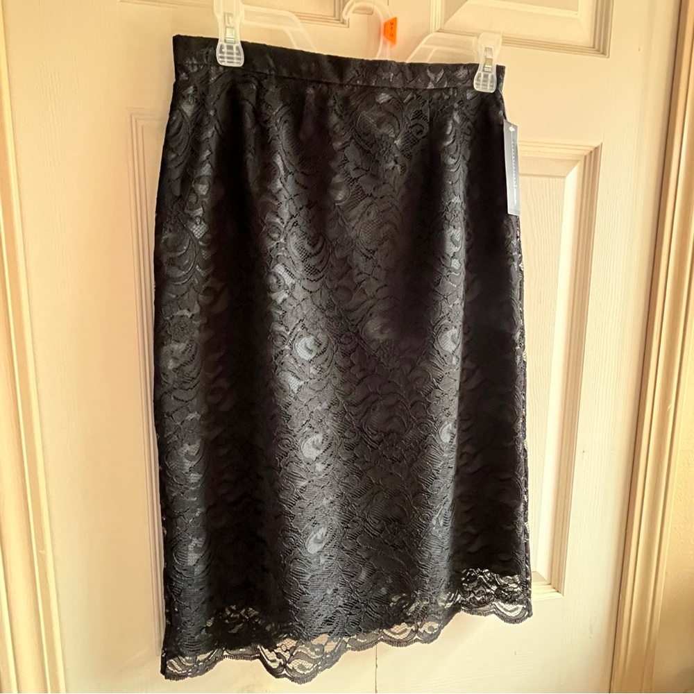Relativity Black Lace Overlay Skirt – Size 6